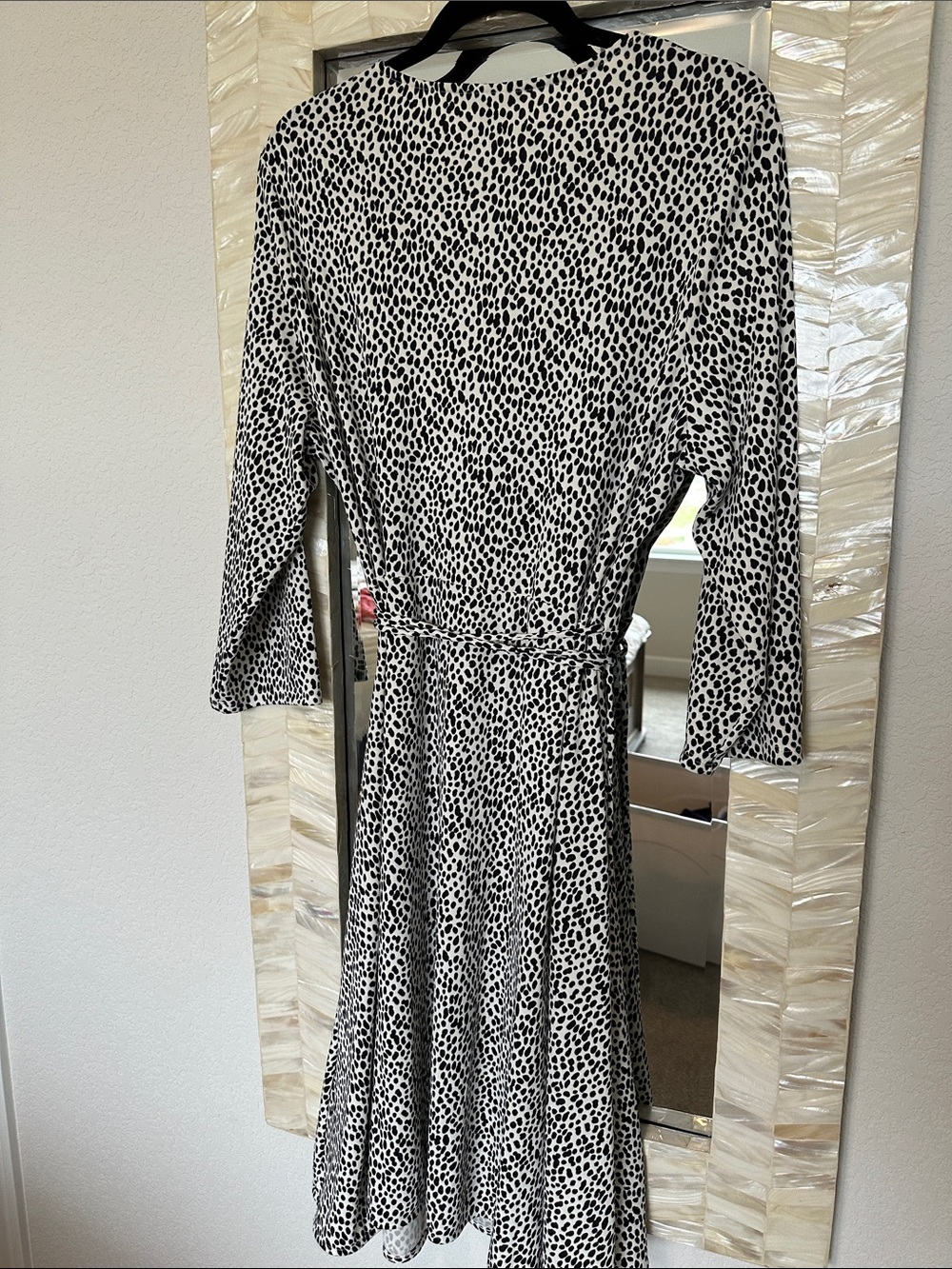 NWT Banana Republic Black and White Animal Print Wrap Dress - Picture 3 of 6